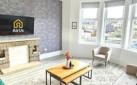 Spacious Haven With Free Parking
