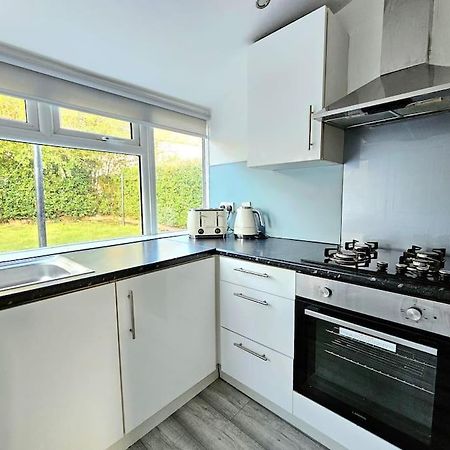Spacious Haven With Free Parking Glasgow Exterior photo