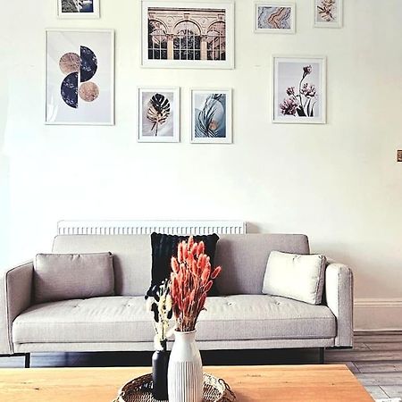 Spacious Haven With Free Parking Glasgow Exterior photo