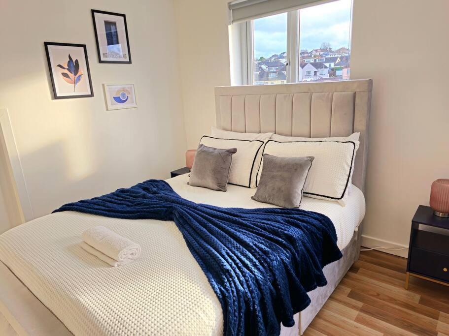 Spacious Haven With Free Parking Glasgow Exterior photo
