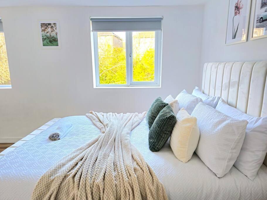 Spacious Haven With Free Parking Glasgow Exterior photo