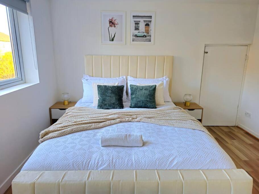 Spacious Haven With Free Parking Glasgow Exterior photo