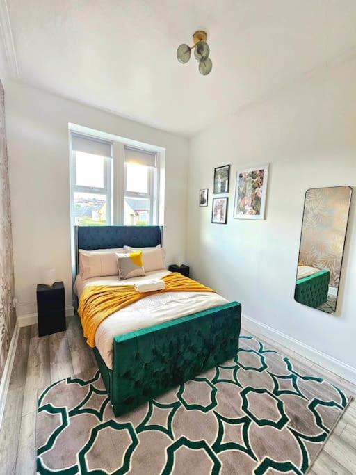 Spacious Haven With Free Parking Glasgow Exterior photo