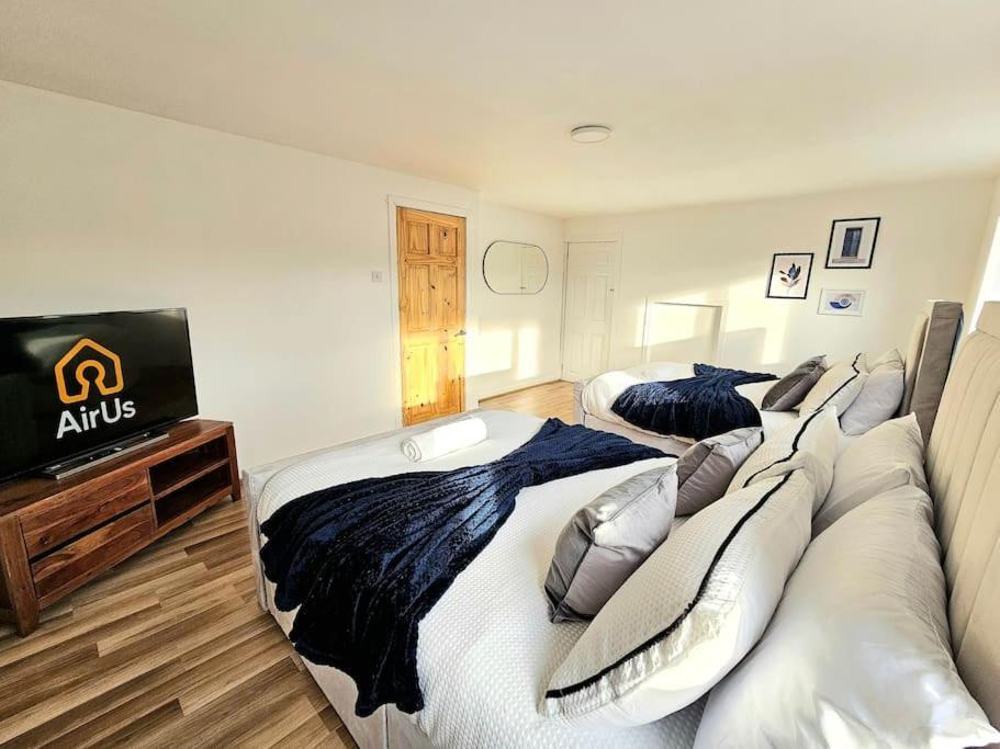 Spacious Haven With Free Parking Glasgow Exterior photo